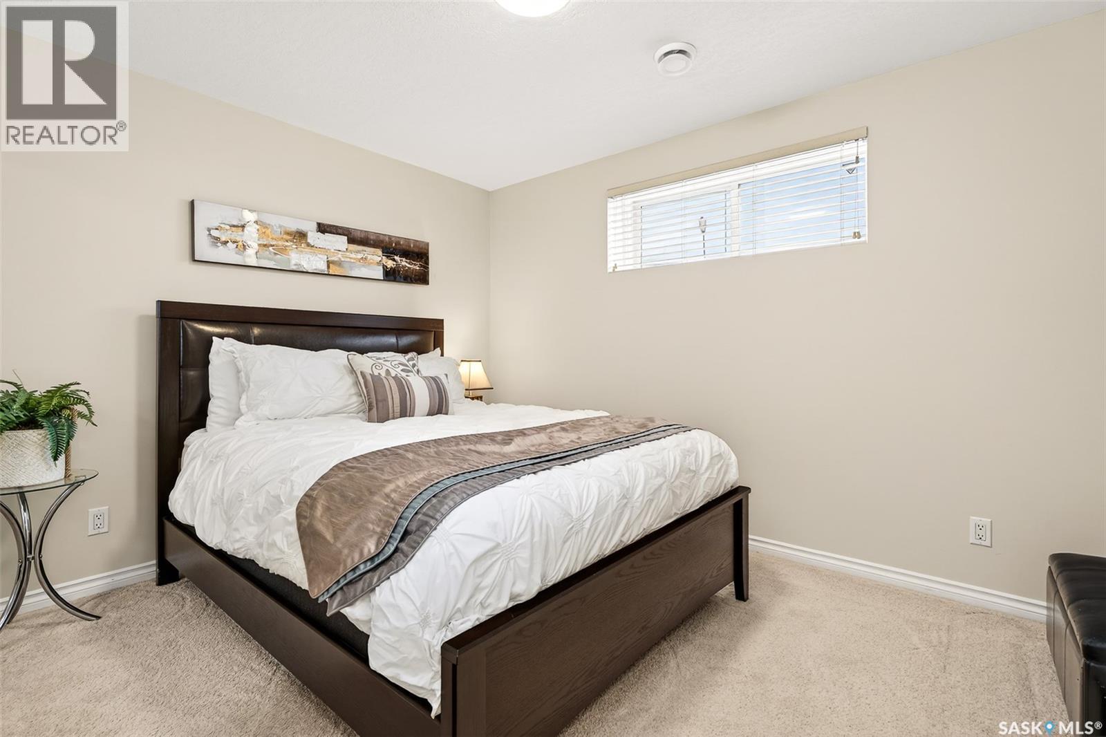 #4 21 Iris Drive, Moose Jaw, SK - Indoor Photo Showing Bedroom
