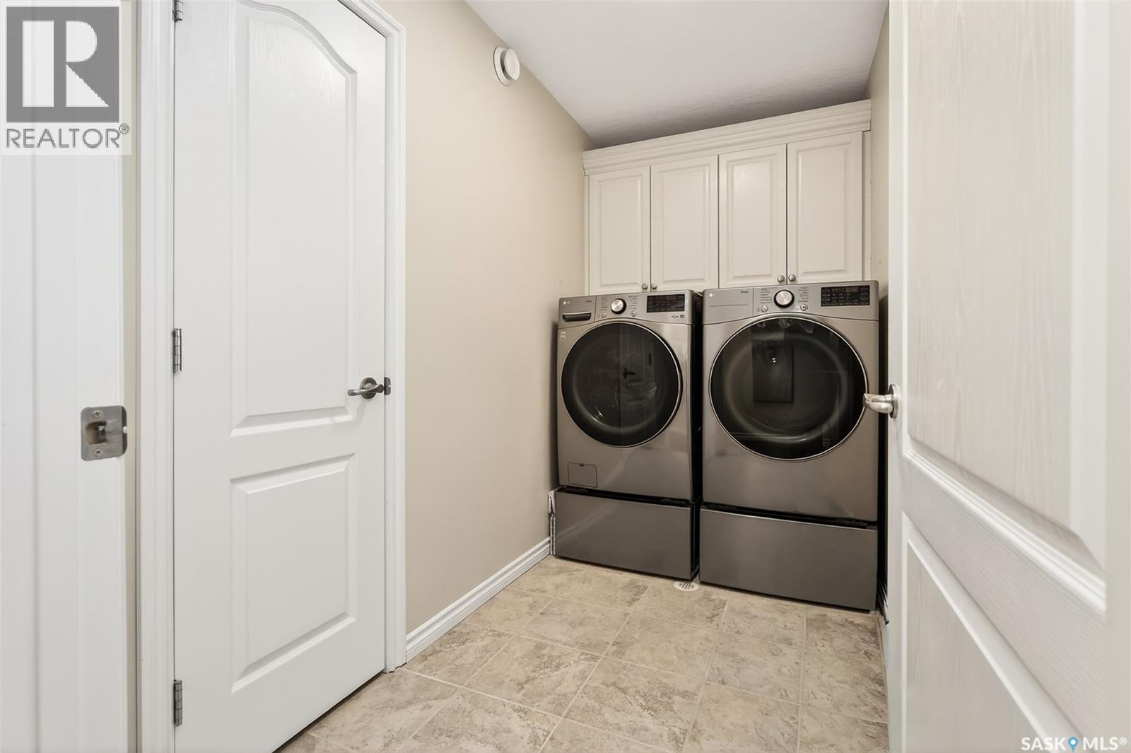 #4 21 Iris Drive, Moose Jaw, SK - Indoor Photo Showing Laundry Room