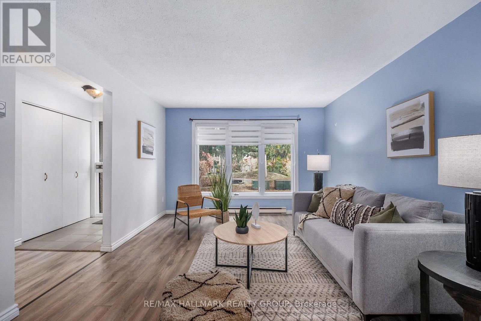 23 - 3691 Albion Road, Ottawa, ON - Indoor Photo Showing Living Room