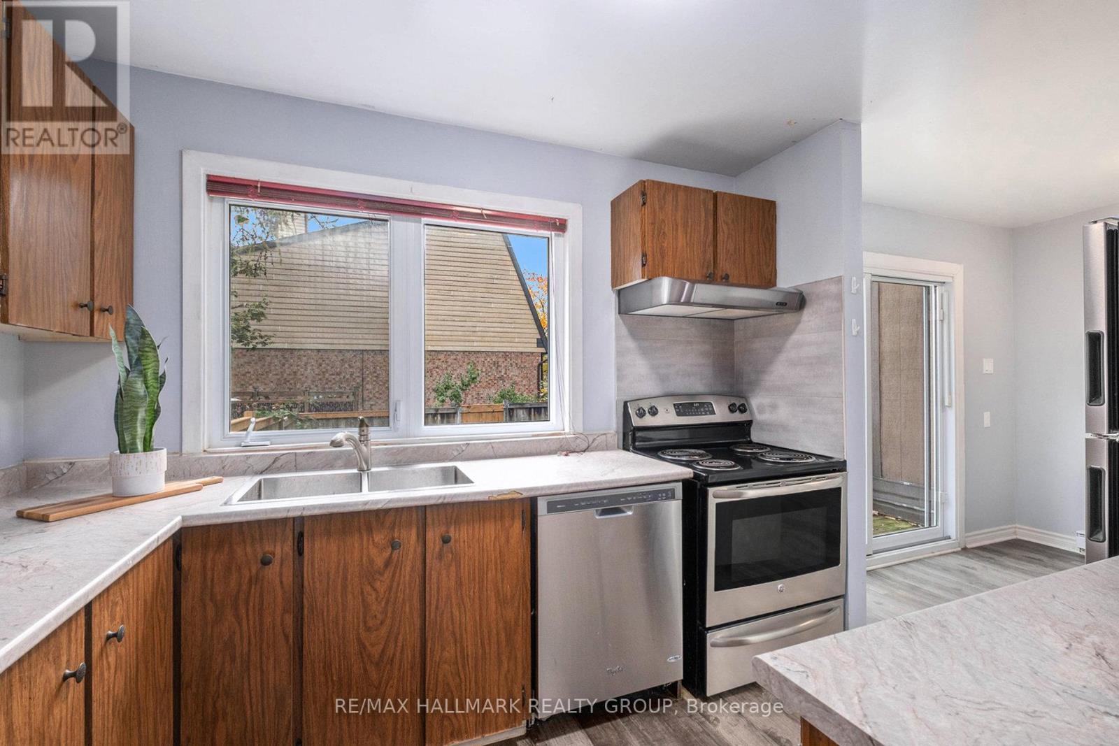 23 - 3691 Albion Road, Ottawa, ON - Indoor Photo Showing Kitchen With Stainless Steel Kitchen With Double Sink