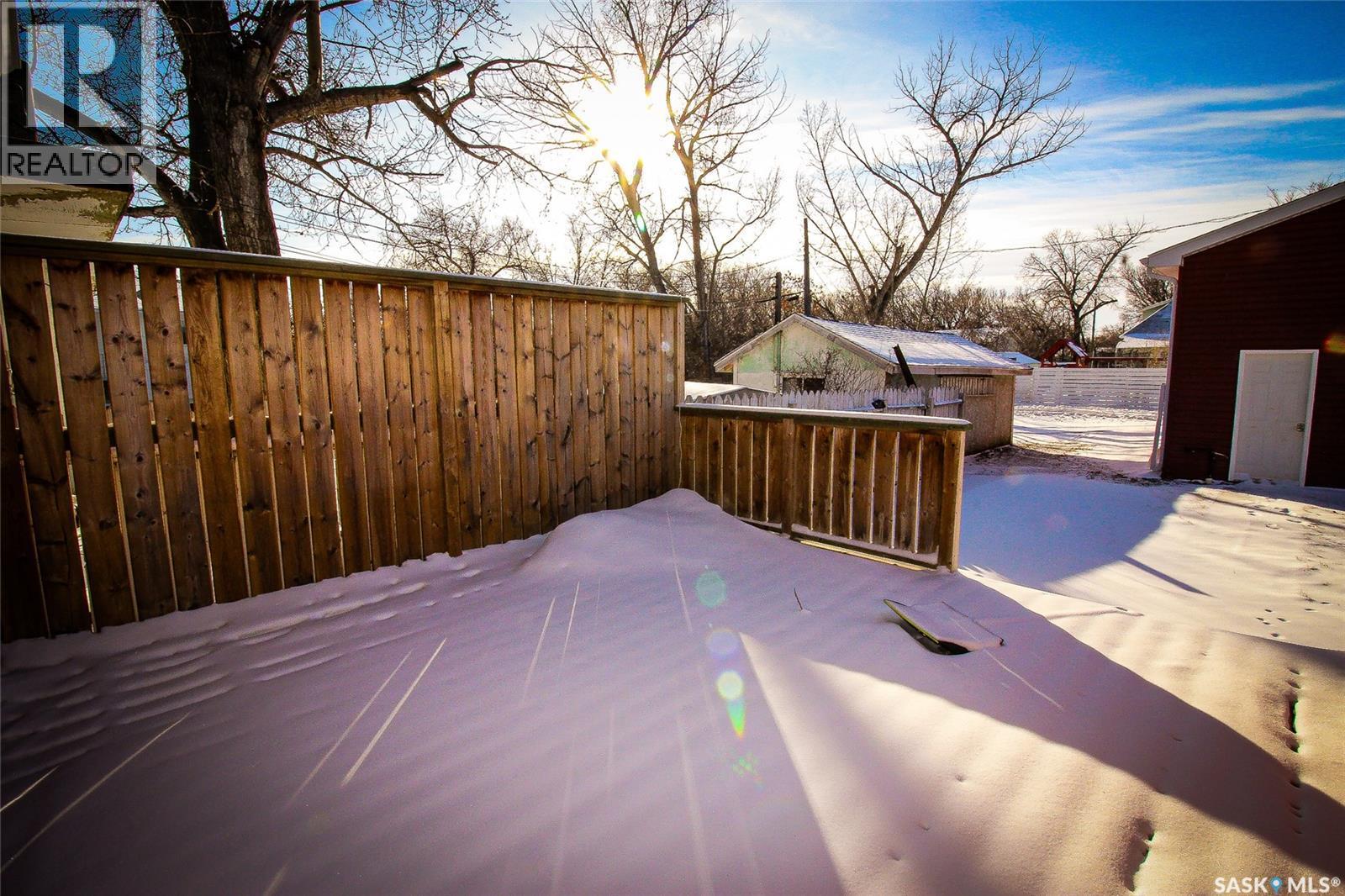 689 2Nd Street W, Shaunavon, SK - Outdoor