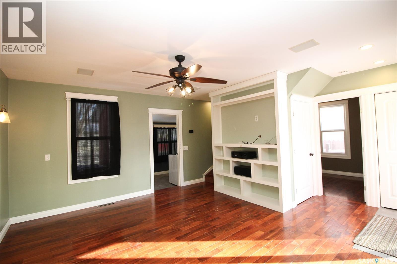 689 2Nd Street W, Shaunavon, SK - Indoor Photo Showing Other Room