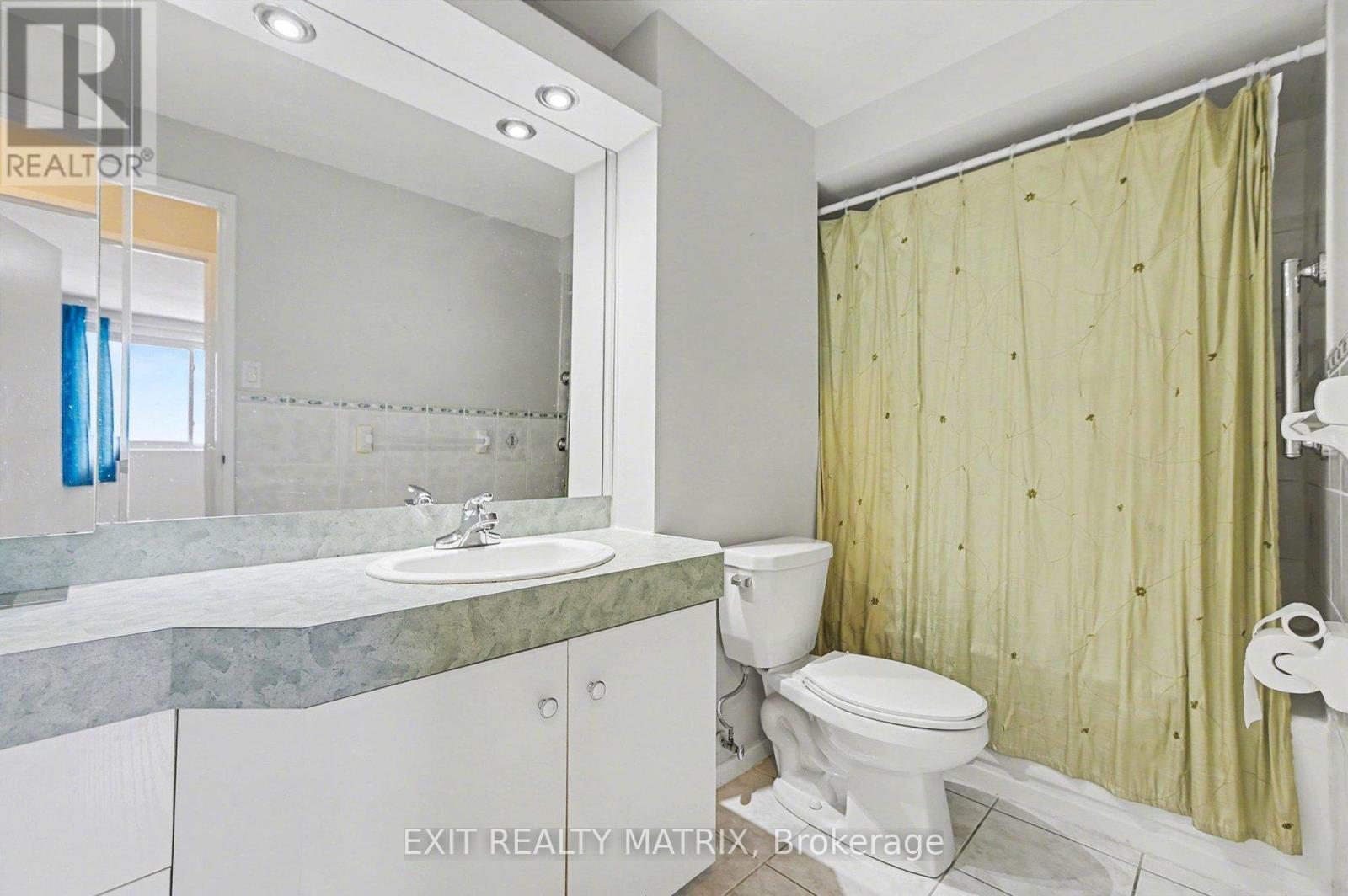 1021 - 3100 Carling Avenue, Ottawa, ON - Indoor Photo Showing Bathroom