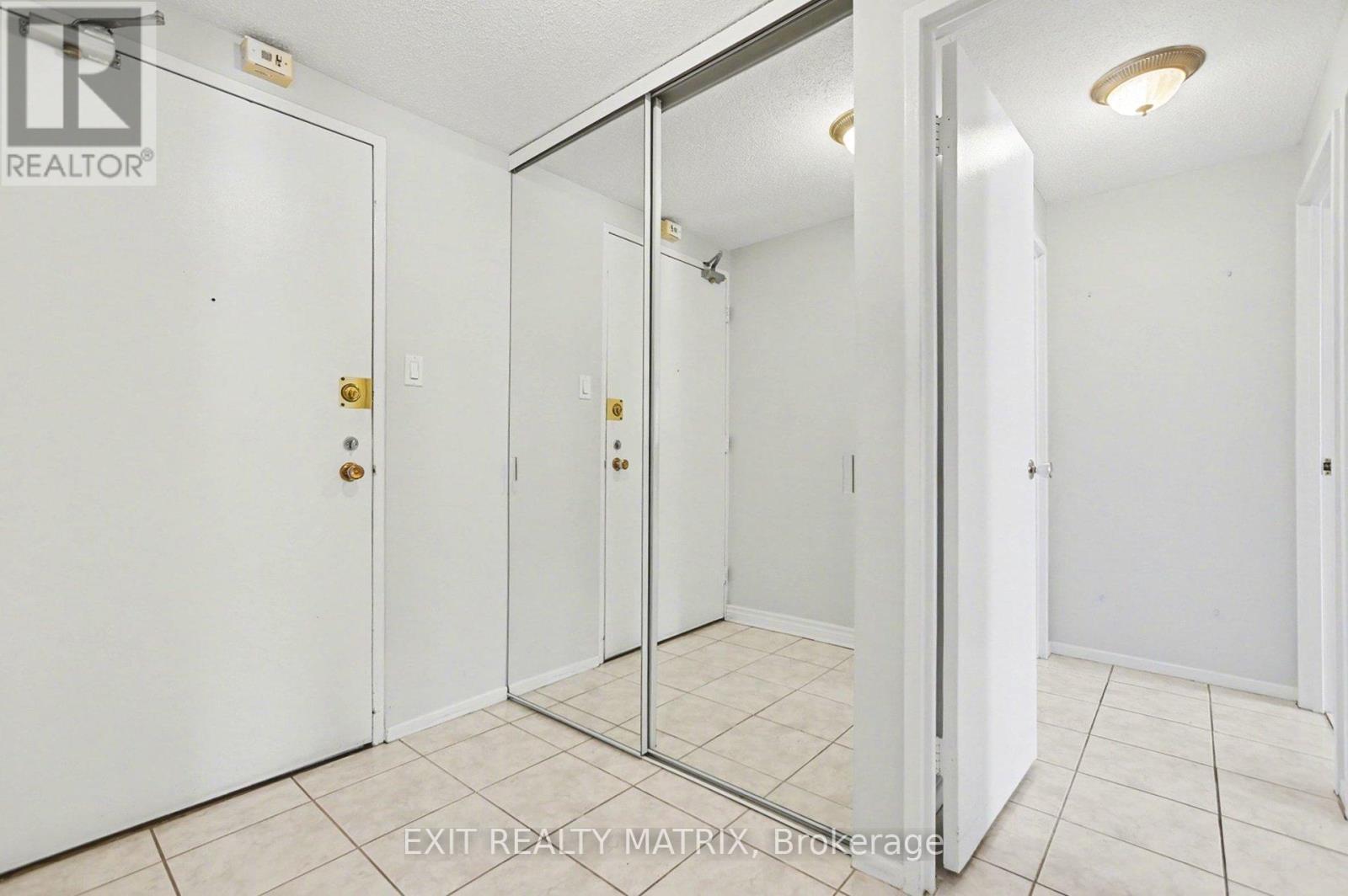 1021 - 3100 Carling Avenue, Ottawa, ON - Indoor Photo Showing Other Room