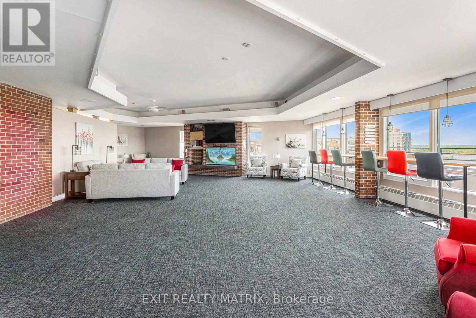 1021 - 3100 Carling Avenue, Ottawa, ON - Indoor Photo Showing Other Room