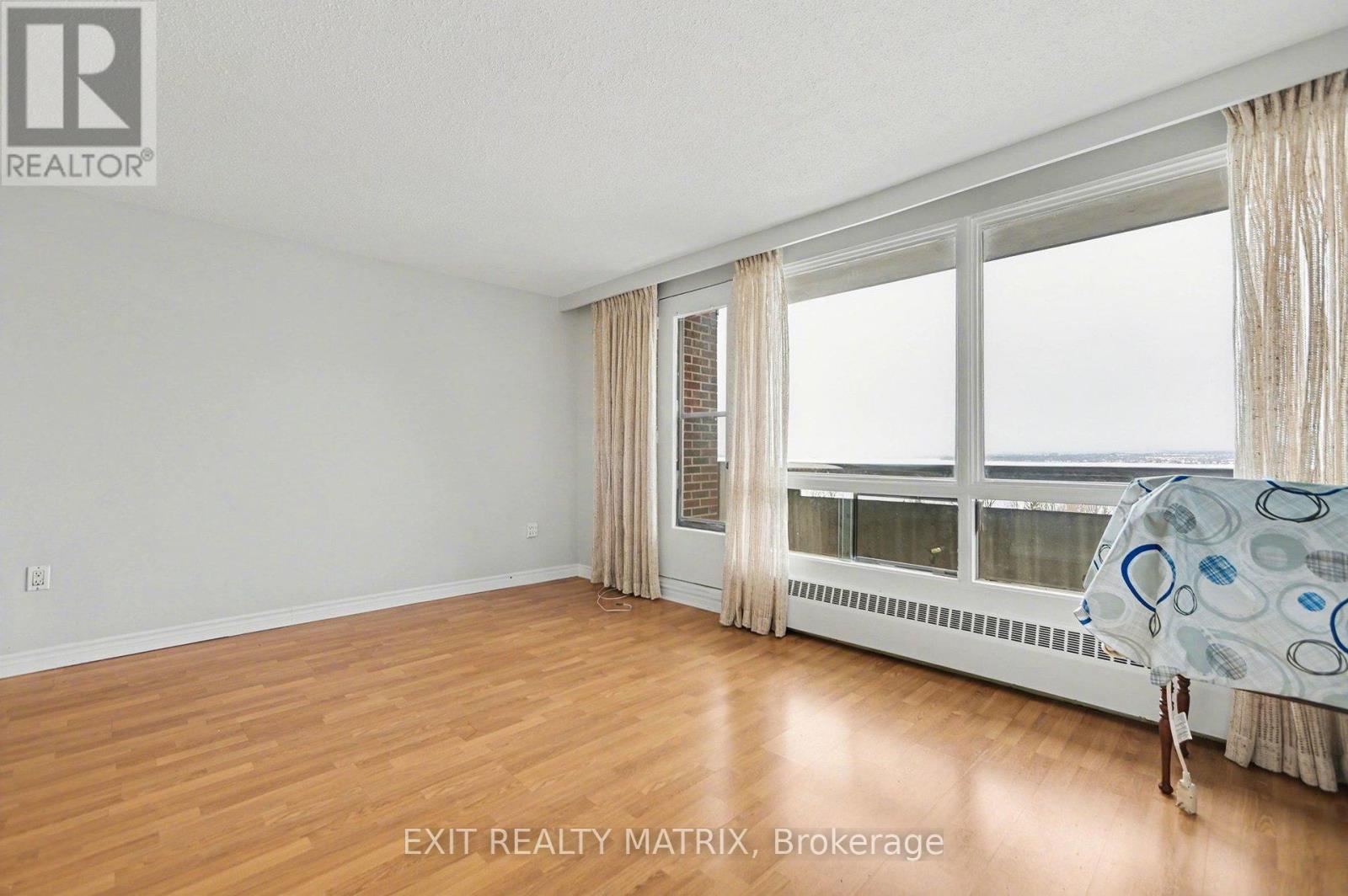 1021 - 3100 Carling Avenue, Ottawa, ON - Indoor Photo Showing Other Room