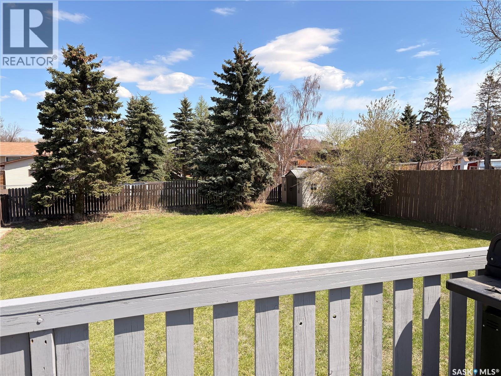 405 3Rd Avenue W, Biggar, SK - Outdoor