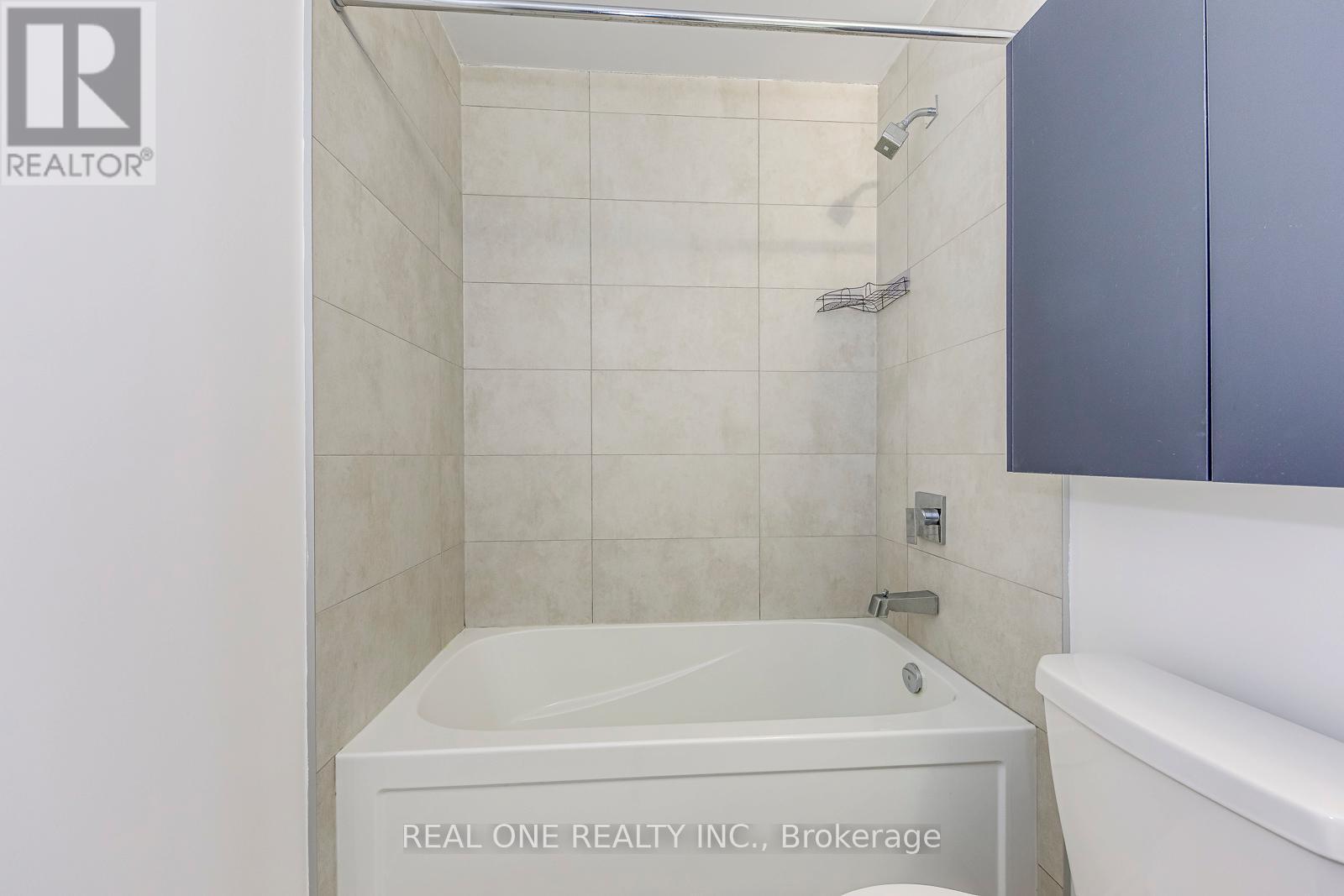 1012 - 8 Tippett Road, Toronto, ON - Indoor Photo Showing Bathroom