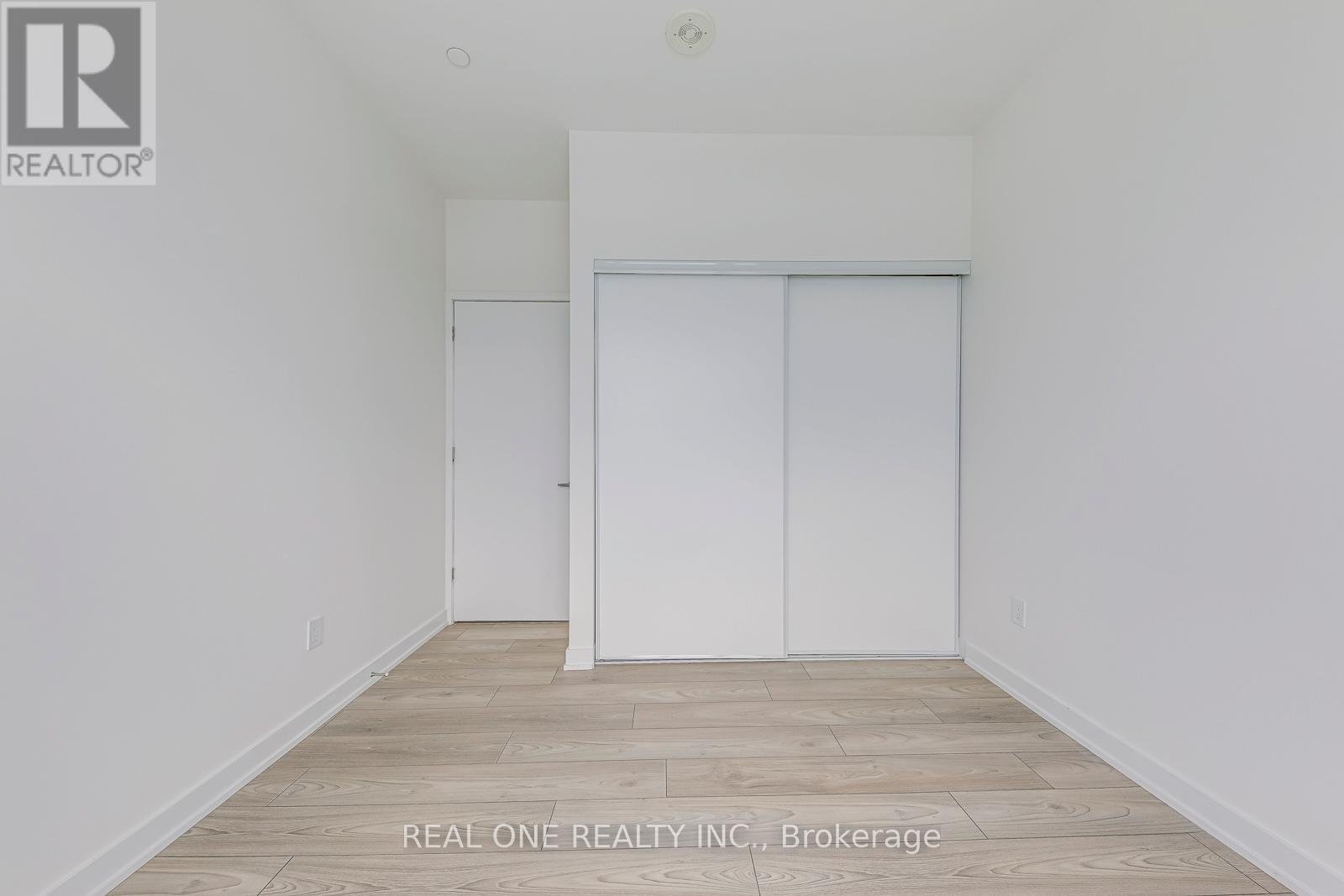 1012 - 8 Tippett Road, Toronto, ON - Indoor Photo Showing Other Room