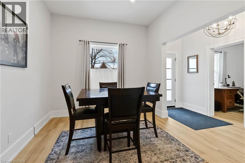156 Albion Street, Brantford, ON - Indoor Photo Showing Dining Room