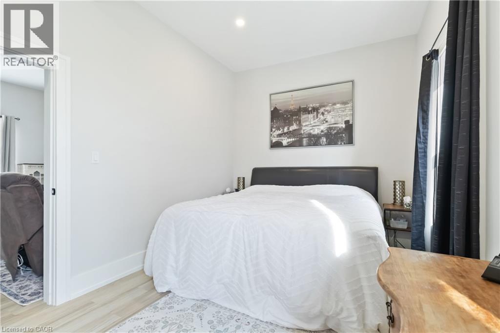 156 Albion Street, Brantford, ON - Indoor Photo Showing Bedroom