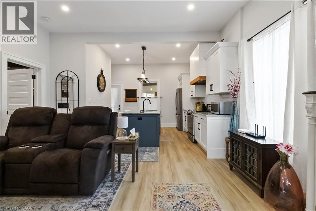 156 Albion Street, Brantford, ON - Indoor