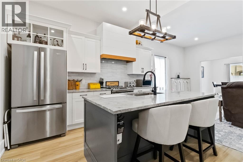 156 Albion Street, Brantford, ON - Indoor Photo Showing Kitchen With Stainless Steel Kitchen With Upgraded Kitchen