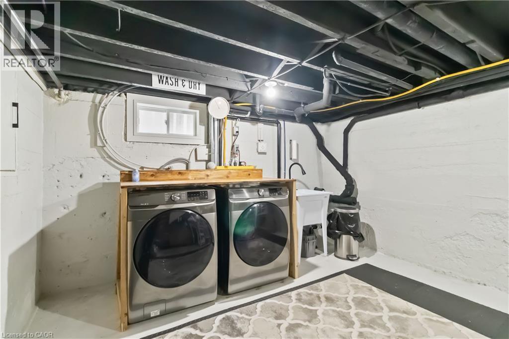 156 Albion Street, Brantford, ON - Indoor Photo Showing Laundry Room