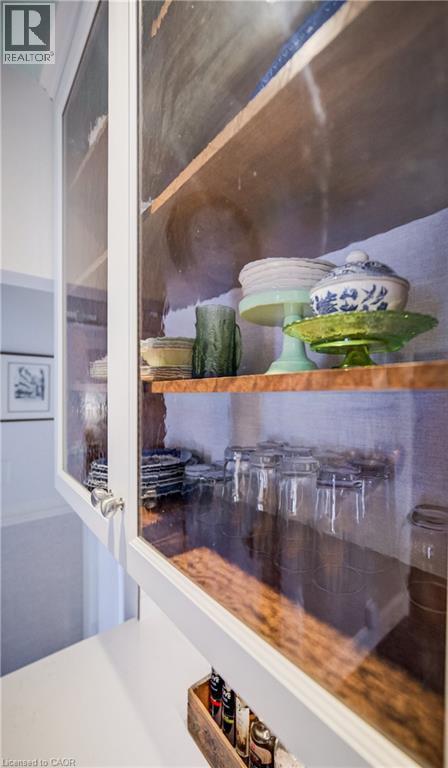 8 Lowrey Avenue S, Cambridge, ON - Indoor