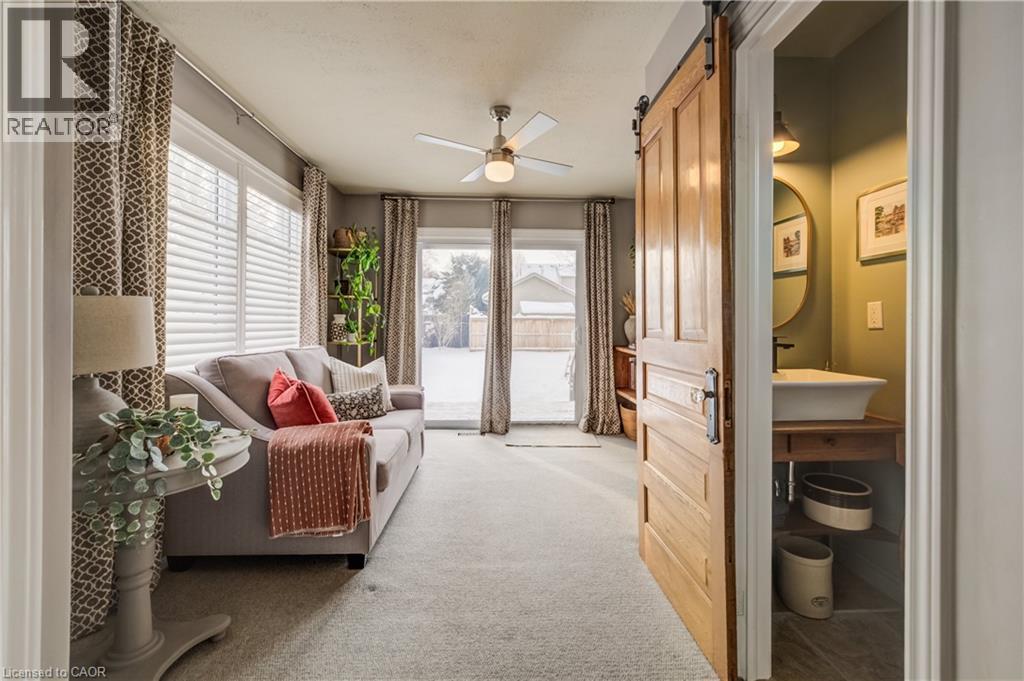 8 Lowrey Avenue S, Cambridge, ON - Indoor