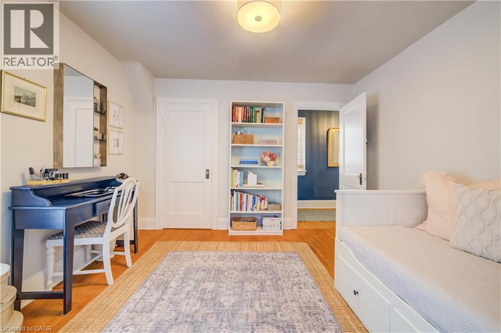 8 Lowrey Avenue S, Cambridge, ON - Indoor Photo Showing Bedroom