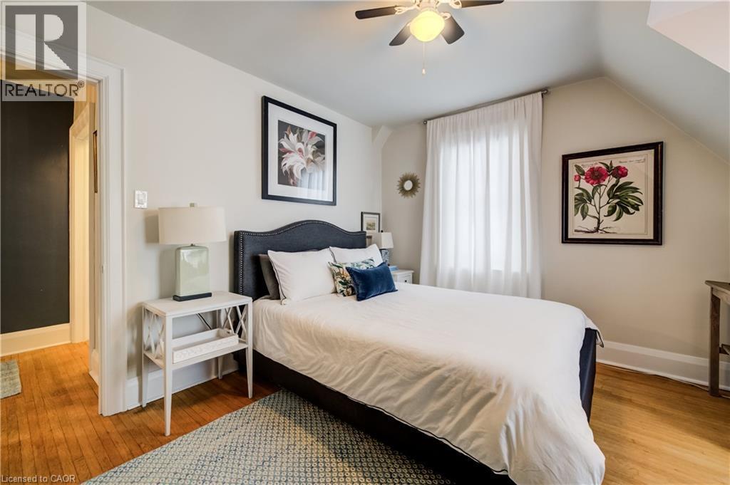 8 Lowrey Avenue S, Cambridge, ON - Indoor Photo Showing Bedroom