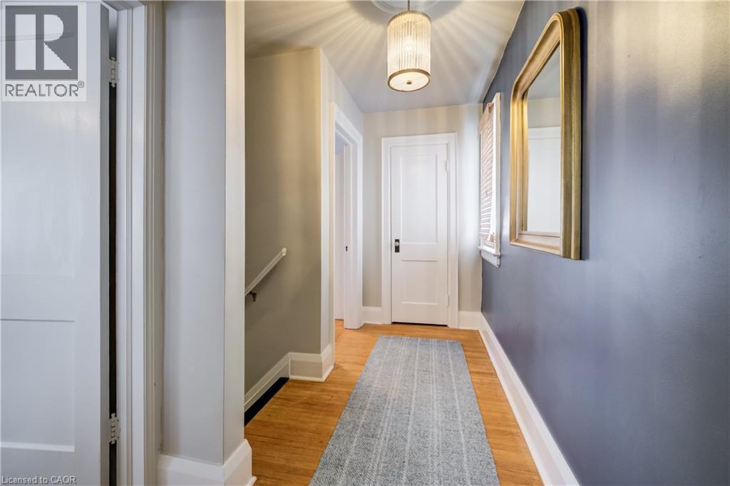 8 Lowrey Avenue S, Cambridge, ON - Indoor Photo Showing Other Room