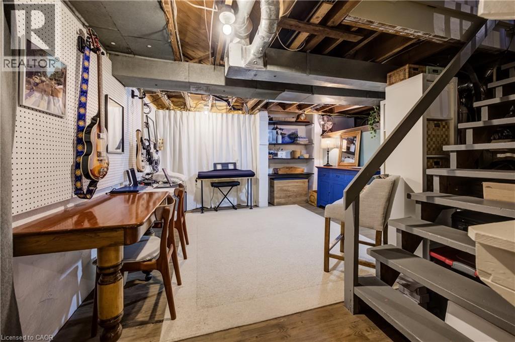 8 Lowrey Avenue S, Cambridge, ON - Indoor