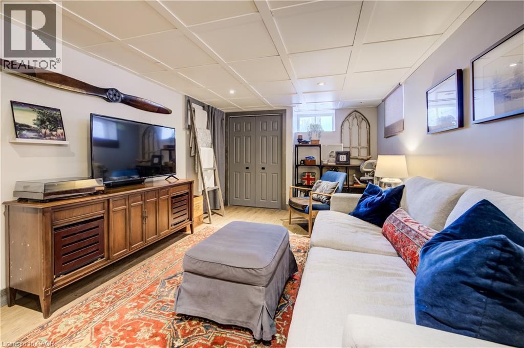 8 Lowrey Avenue S, Cambridge, ON - Indoor