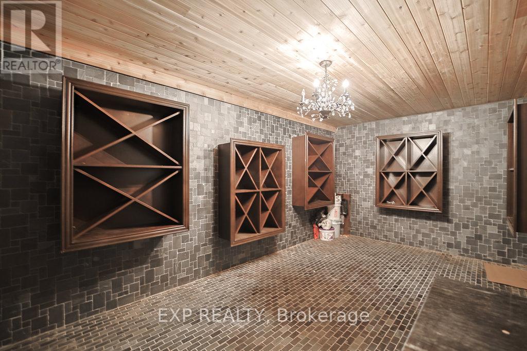 68 Davidson Drive, Vaughan, ON - Indoor Photo Showing Other Room