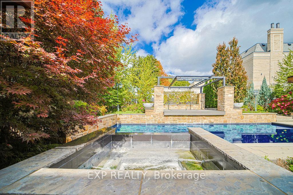 68 Davidson Drive, Vaughan, ON - Outdoor With In Ground Pool
