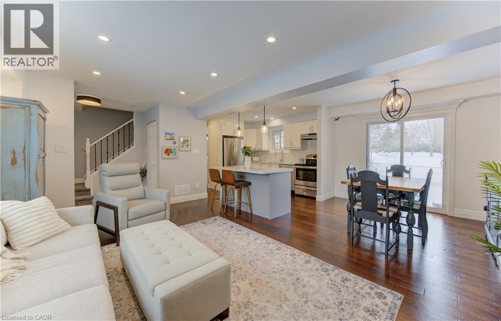 Bright and open - 51 Nathaniel Crescent, Kitchener, ON - Indoor Photo Showing Living Room