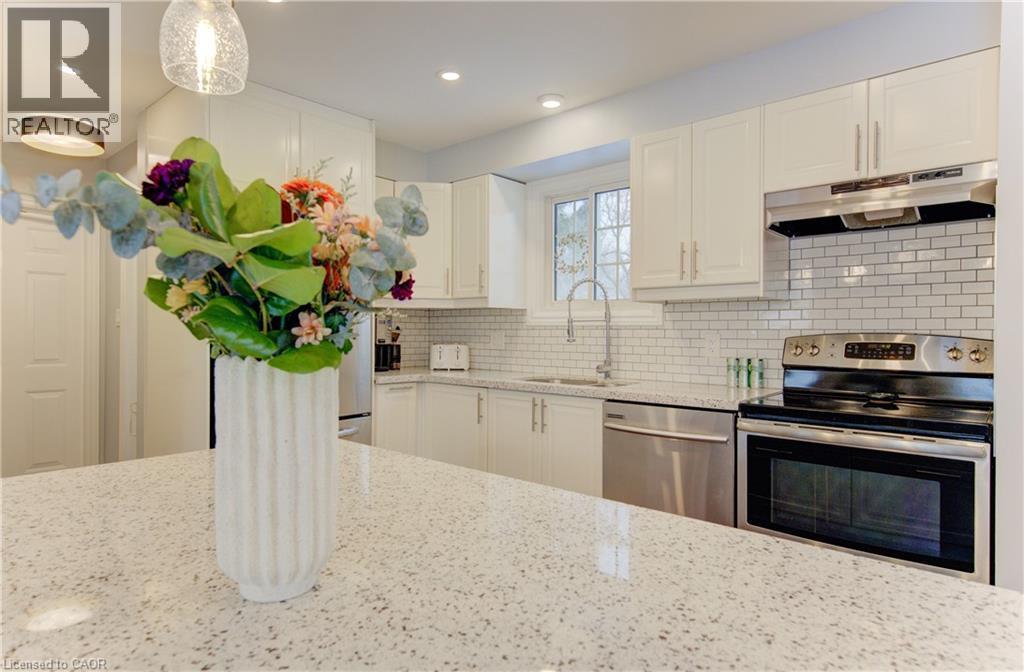 51 Nathaniel Crescent, Kitchener, ON - Indoor Photo Showing Kitchen With Stainless Steel Kitchen With Upgraded Kitchen