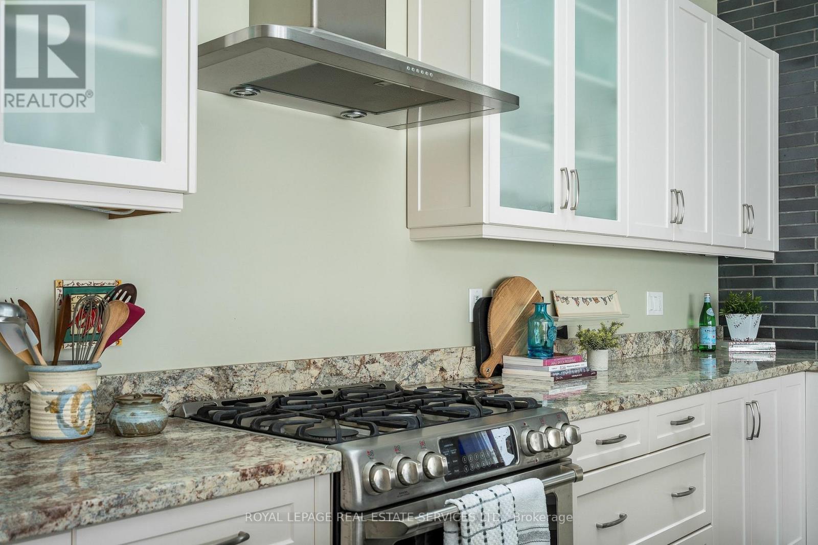 Range - 837177 4Th Line E, Mulmur, ON - Indoor Photo Showing Kitchen