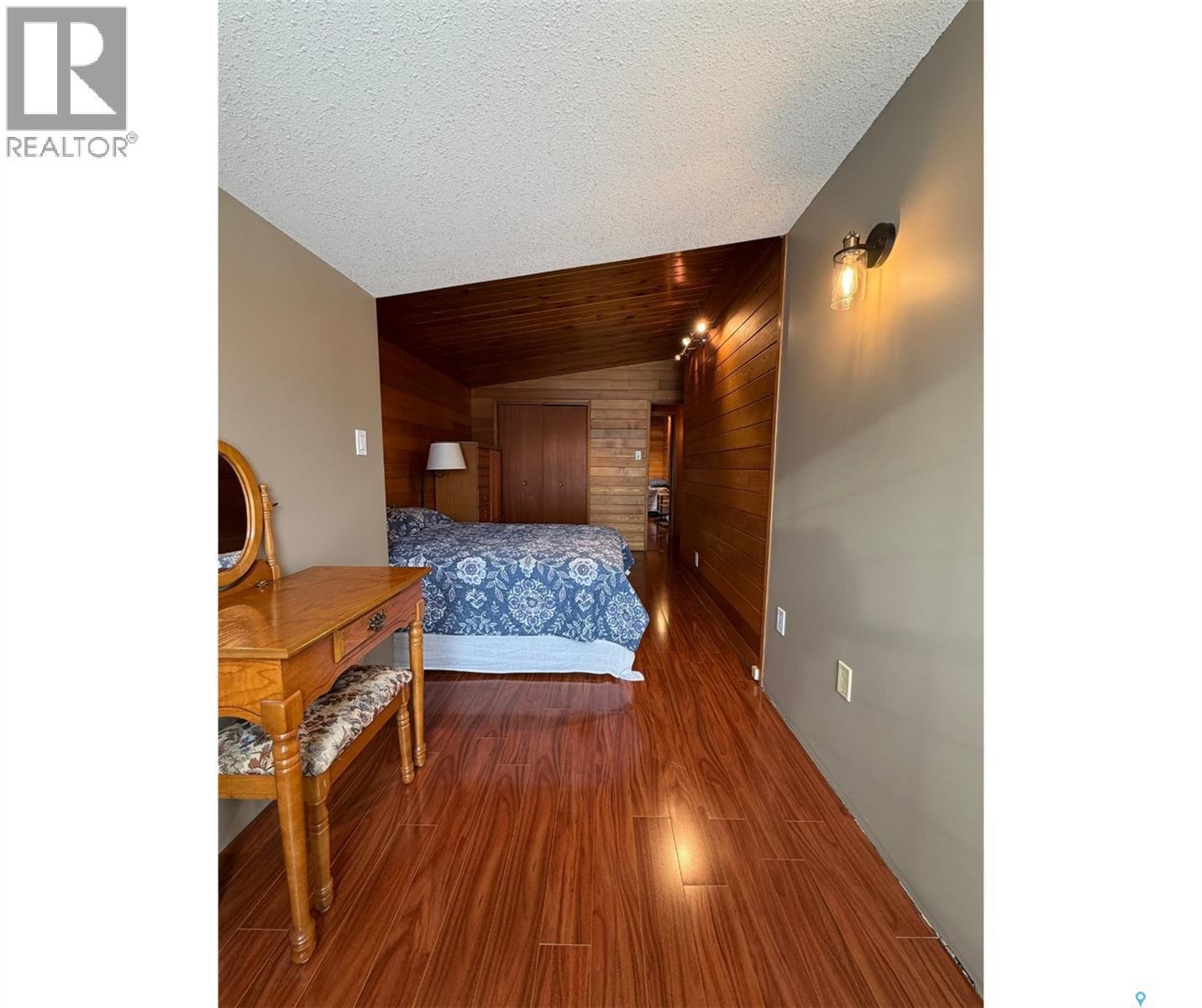 74 Nunn Street, La Ronge, SK - Indoor