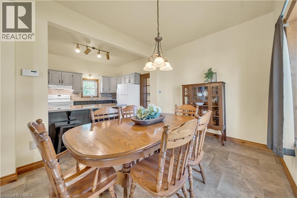 690 Wallace Avenue S, Listowel, ON - Indoor Photo Showing Dining Room