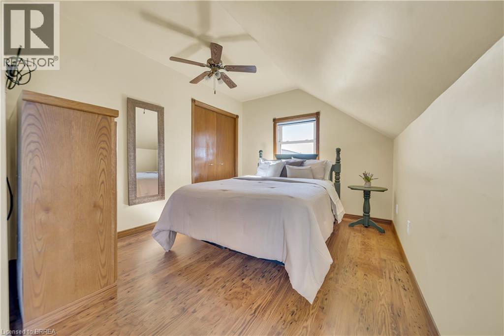 690 Wallace Avenue S, Listowel, ON - Indoor Photo Showing Bedroom