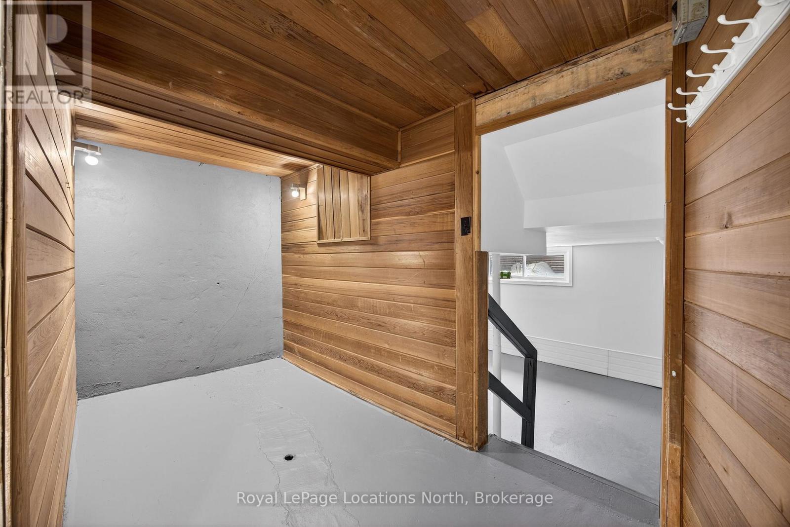 633 Tenth Street, Collingwood, ON - Indoor Photo Showing Other Room