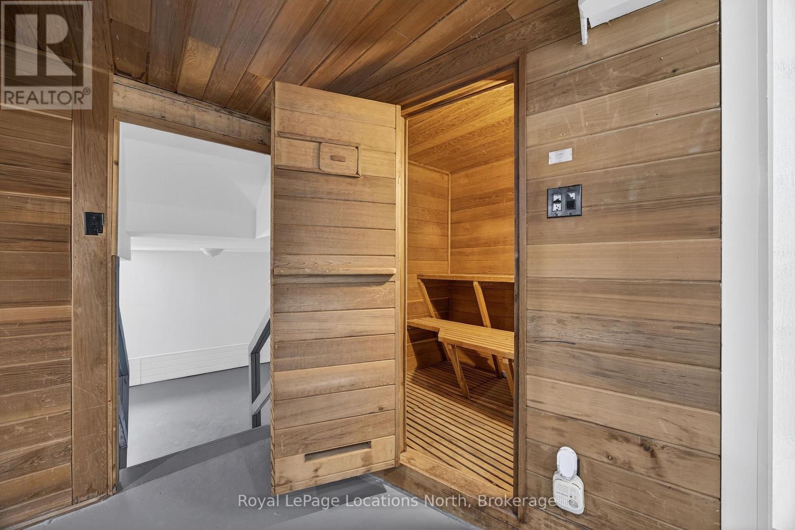 633 Tenth Street, Collingwood, ON - Photo Showing Other Room