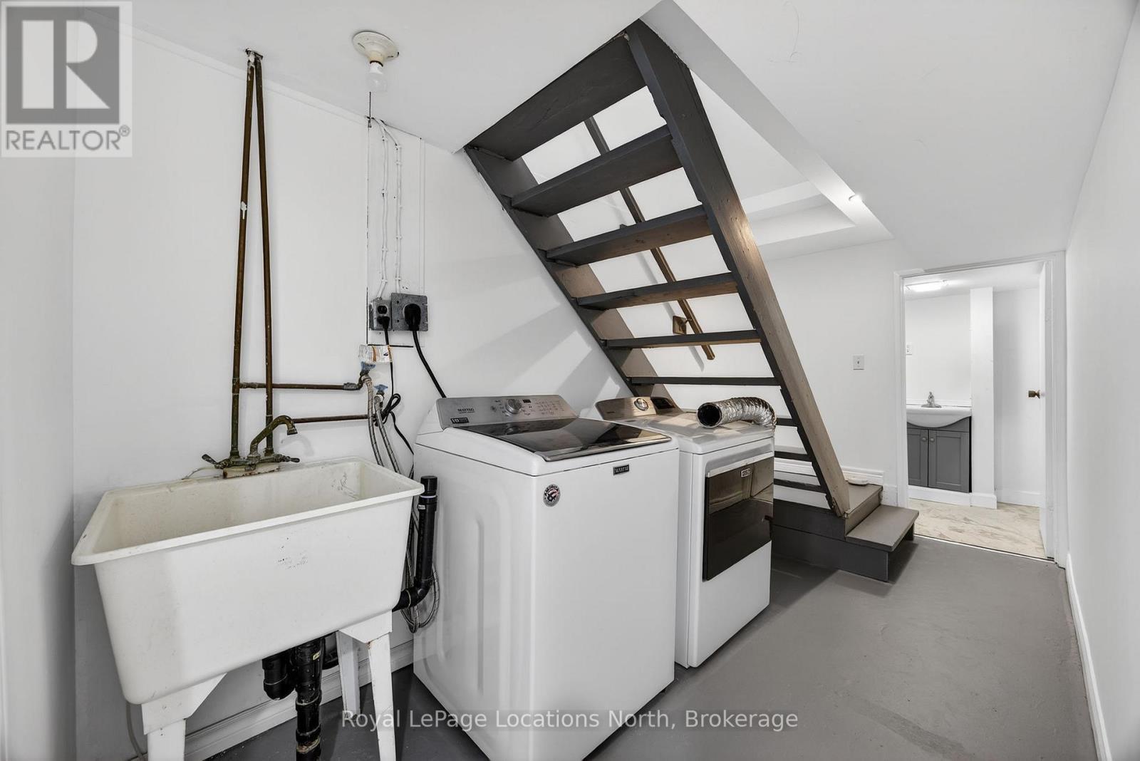 633 Tenth Street, Collingwood, ON - Indoor Photo Showing Laundry Room