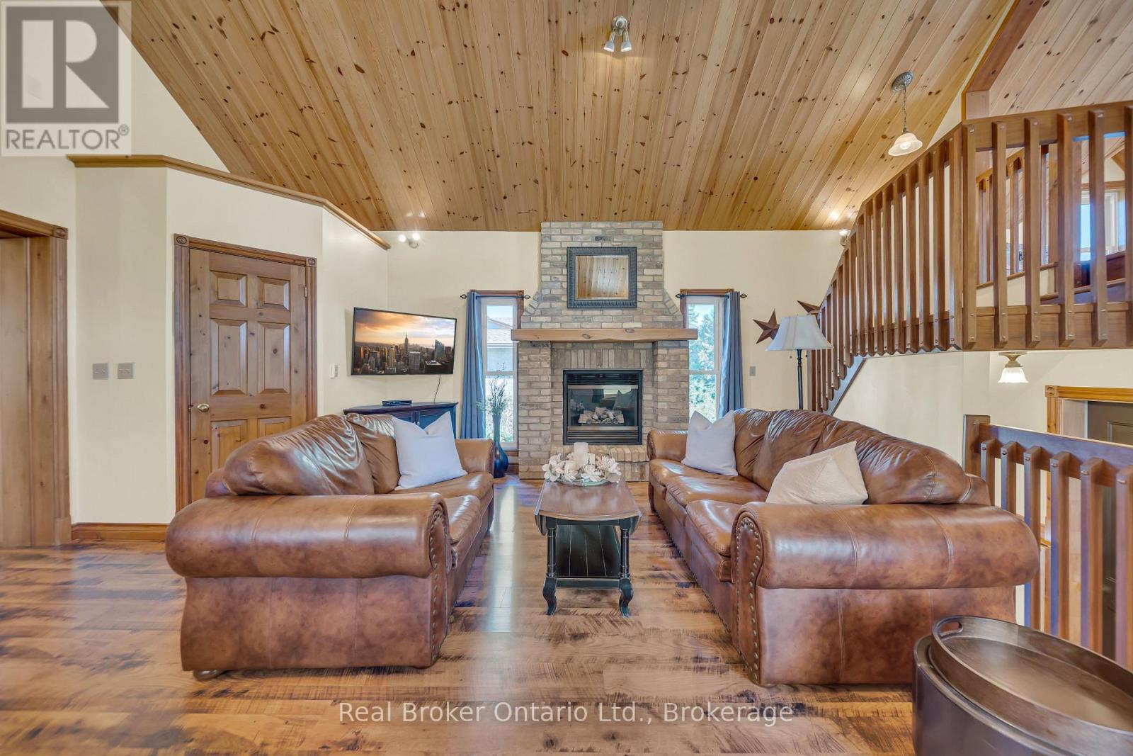 690 Wallace Avenue S, North Perth (Listowel), ON - Indoor Photo Showing Living Room With Fireplace