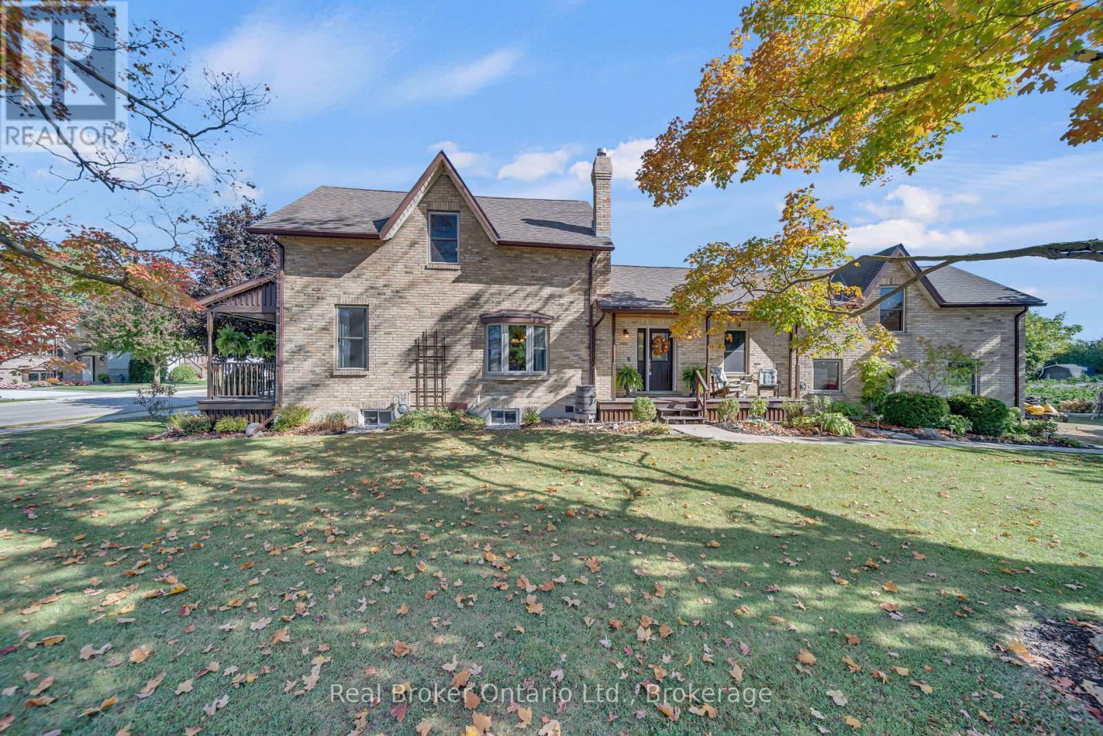 690 Wallace Avenue S, North Perth (Listowel), ON - Outdoor