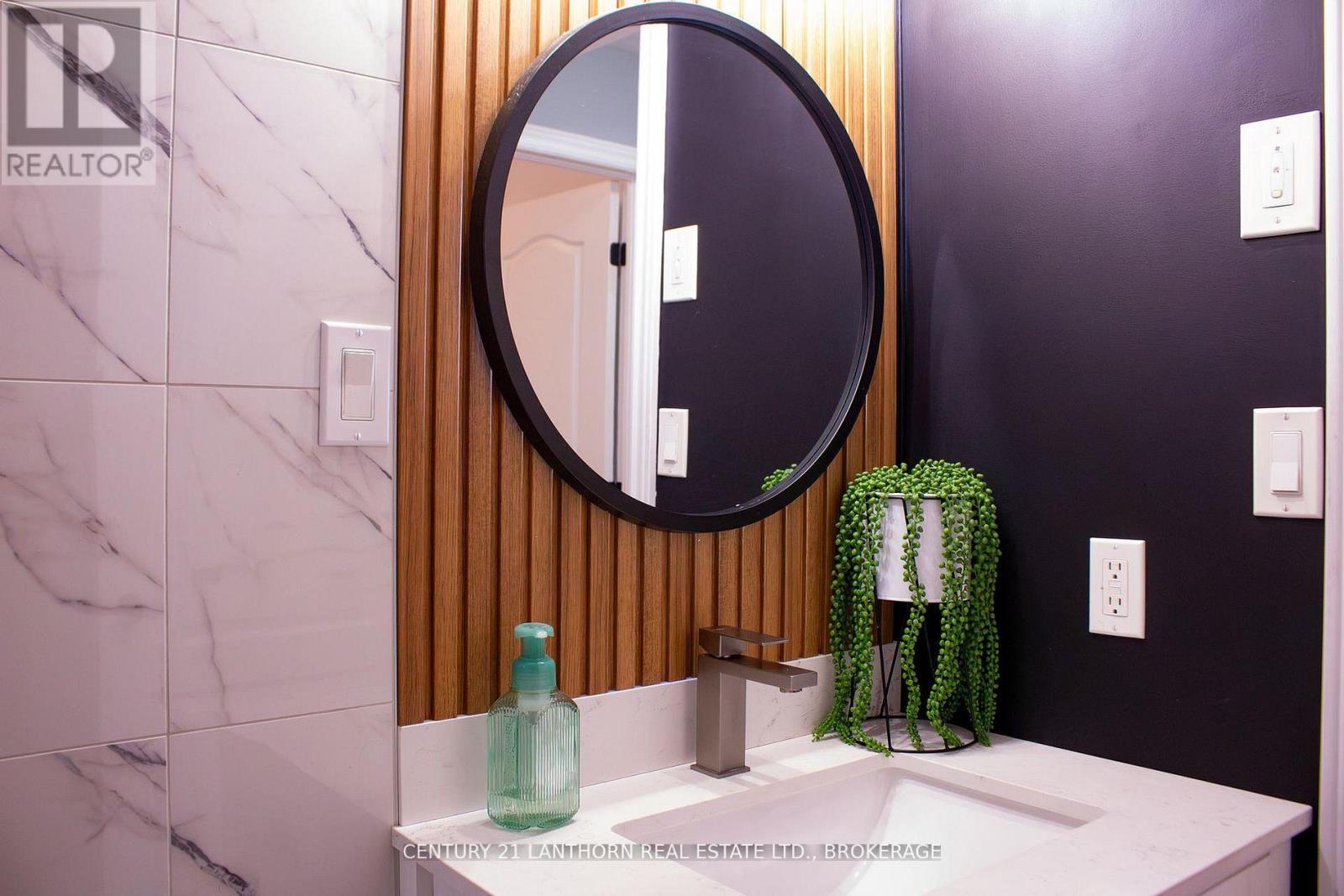 1500 Crimson Crescent, Kingston (City Northwest), ON - Indoor Photo Showing Bathroom