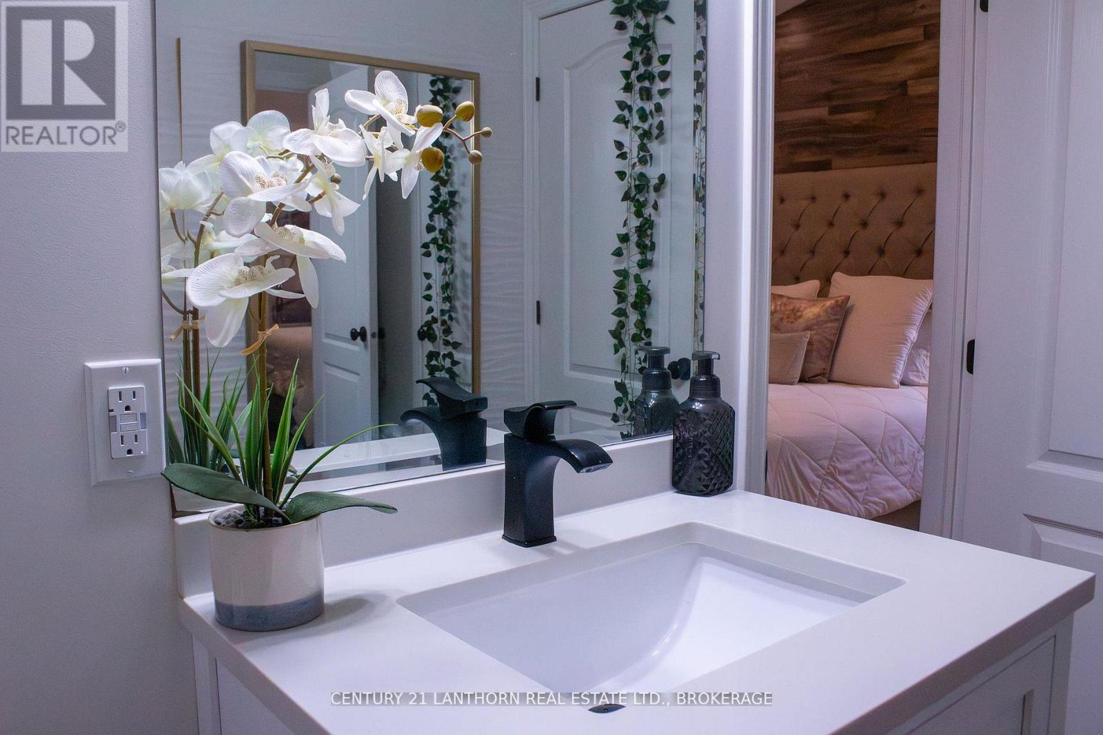 1500 Crimson Crescent, Kingston (City Northwest), ON - Indoor Photo Showing Bathroom