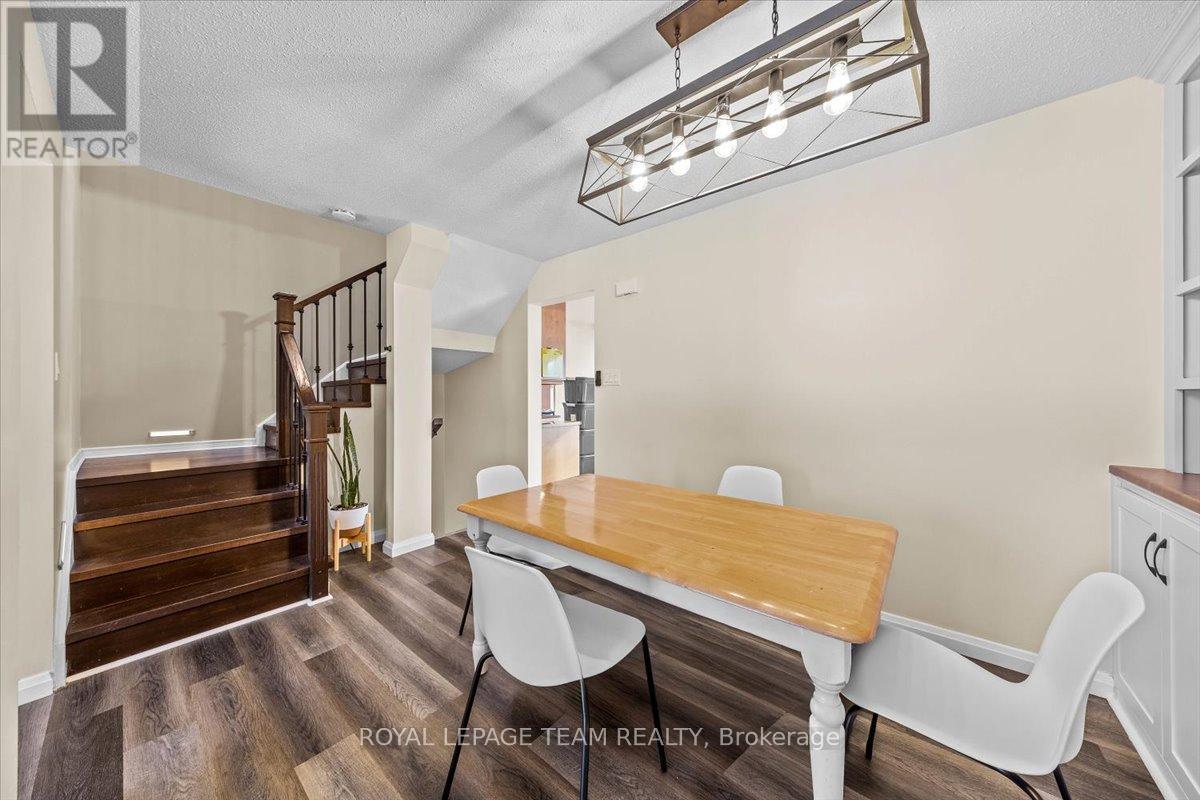 1137 Chimney Hill Way, Ottawa, ON - Indoor Photo Showing Dining Room