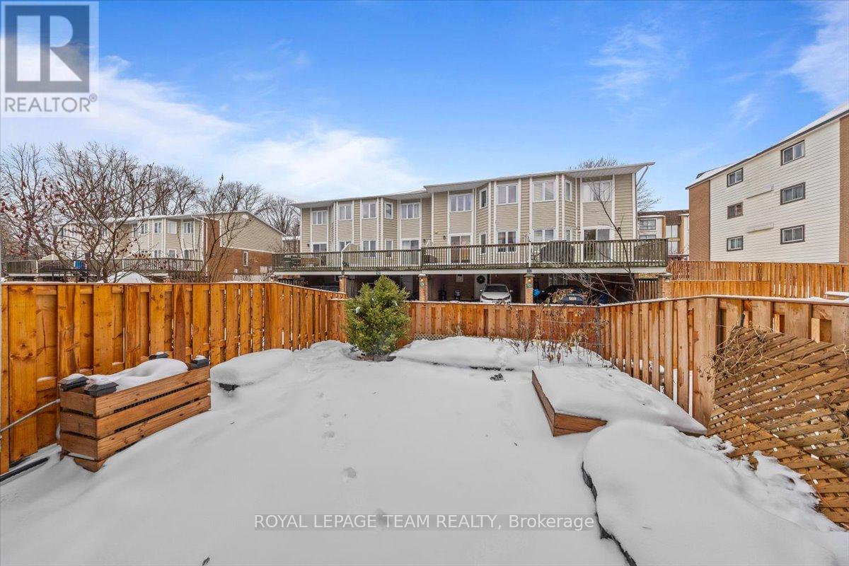 1137 Chimney Hill Way, Ottawa, ON - Outdoor