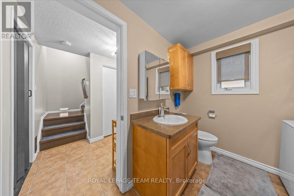 1137 Chimney Hill Way, Ottawa, ON - Indoor Photo Showing Bathroom