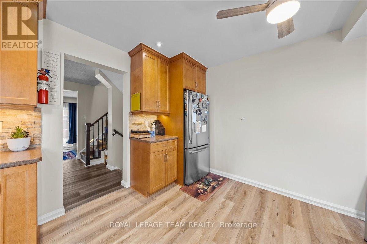 1137 Chimney Hill Way, Ottawa, ON - Indoor Photo Showing Kitchen