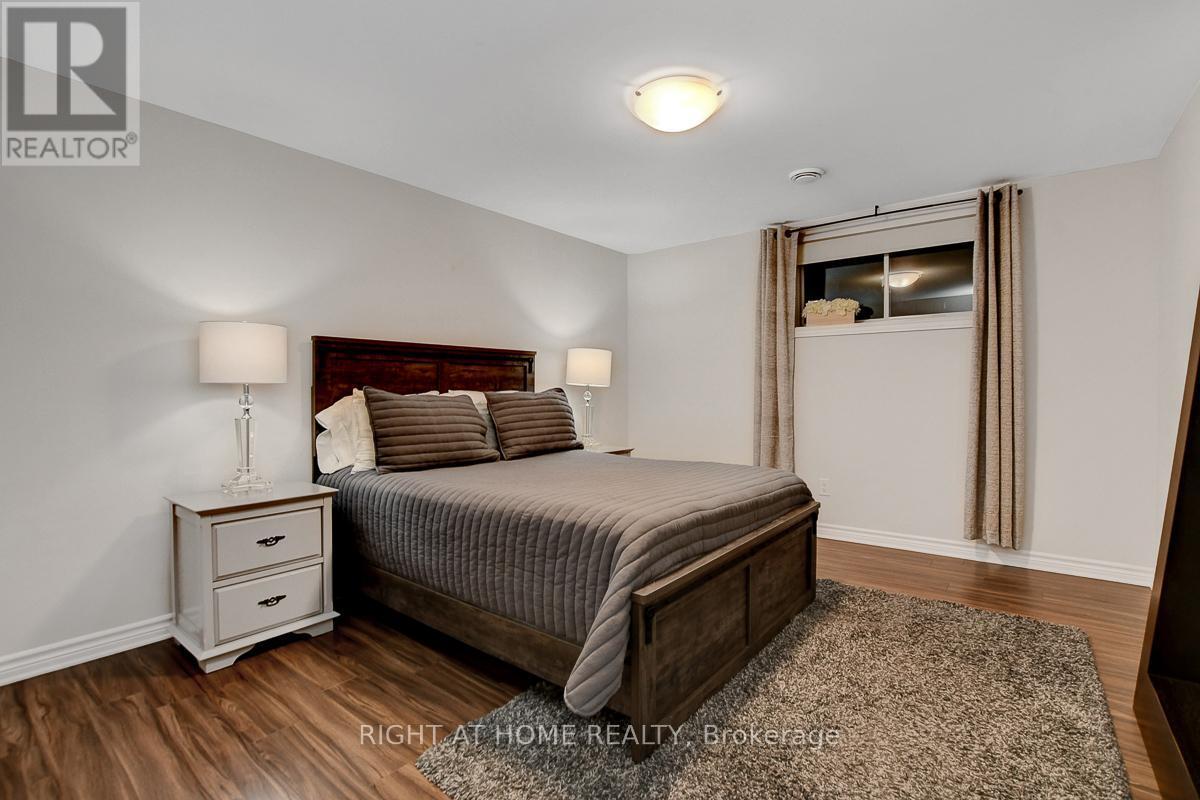 201 Versaille Street, Alfred And Plantagenet, ON - Indoor Photo Showing Bedroom