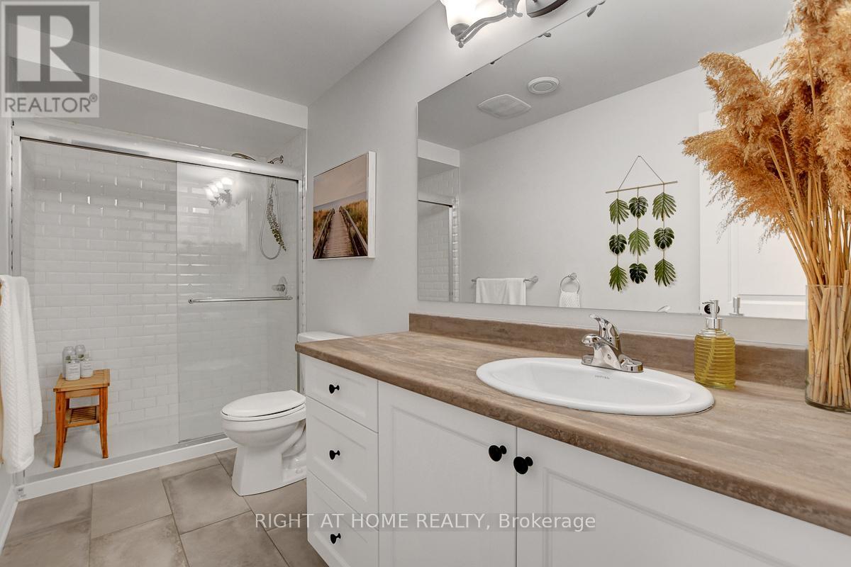201 Versaille Street, Alfred And Plantagenet, ON - Indoor Photo Showing Bathroom