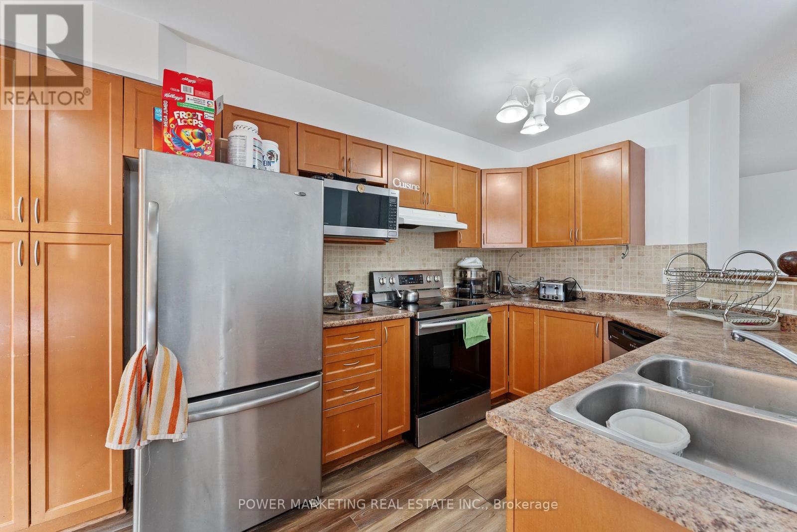 116 Esterbrook Drive, Ottawa, ON - Indoor Photo Showing Kitchen With Double Sink