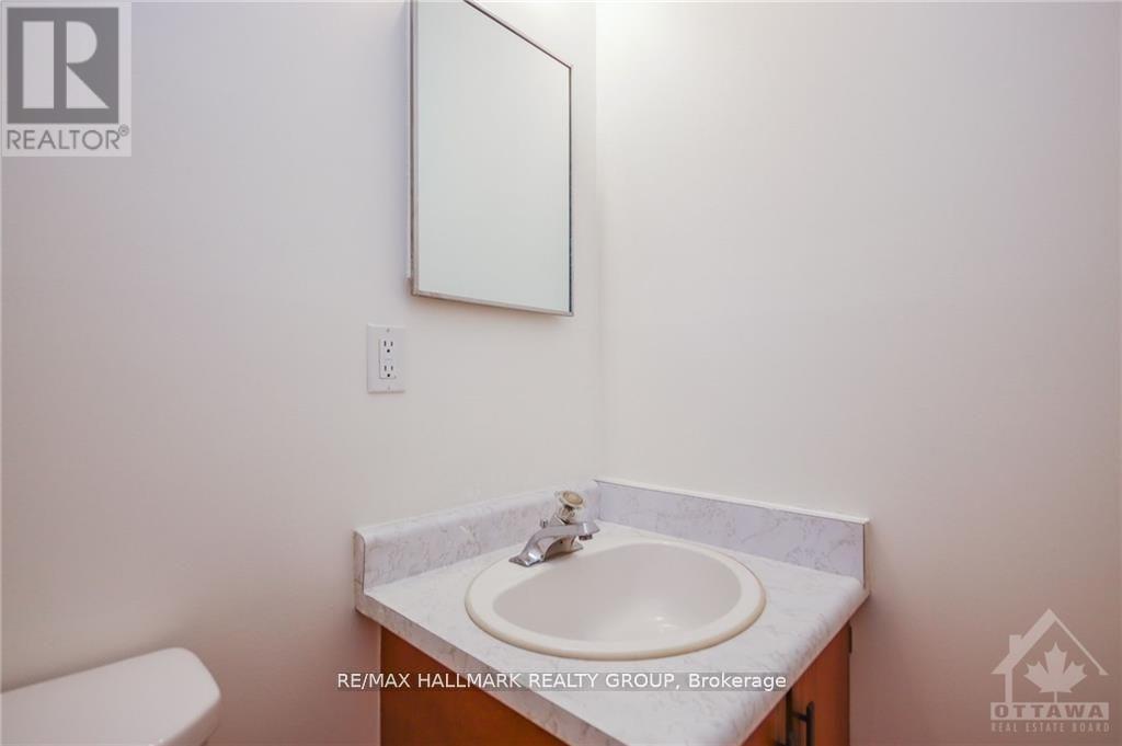 2088 Orient Park Drive, Ottawa, ON - Indoor Photo Showing Bathroom