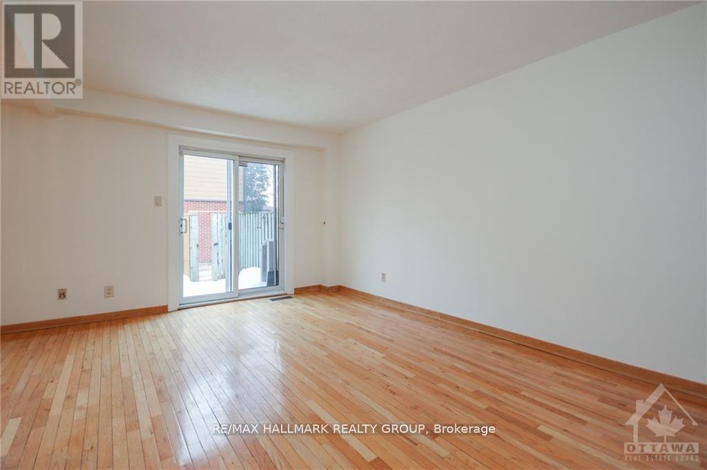 2088 Orient Park Drive, Ottawa, ON - Indoor Photo Showing Other Room