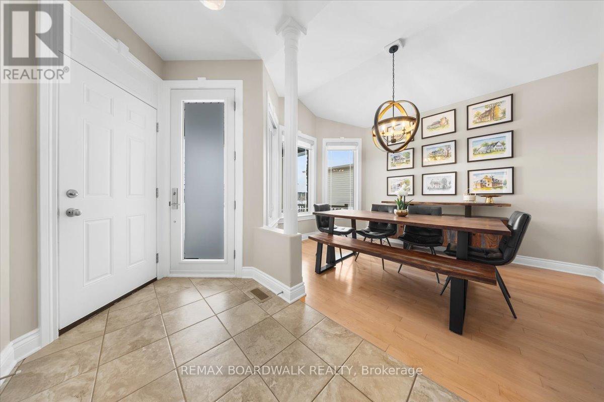 813 Platinum Street, Clarence-Rockland, ON - Indoor Photo Showing Dining Room